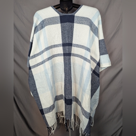 Banana Republic shawl one size fits most in blue/light blue/white - Picture 2 of 8